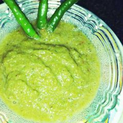 A picture of Tomato and onion chutney.