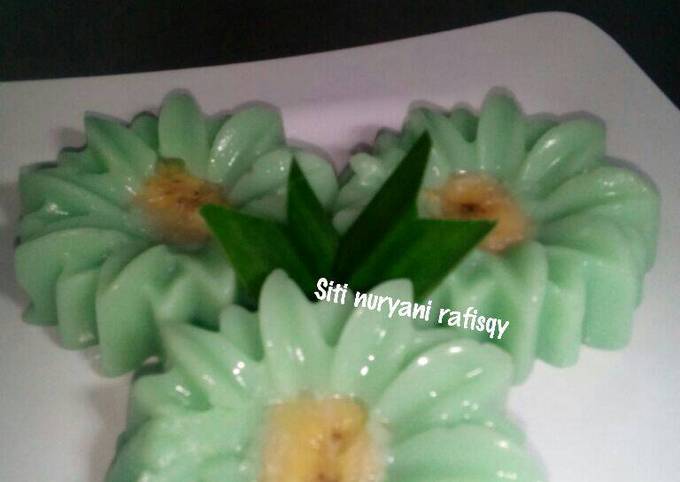 Puding/Kue hunkwe pisang pandan