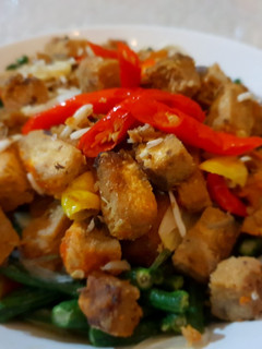 Foto resep Tumis Kacang Panjang dengan topping oncom pedas
