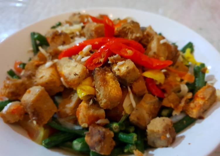 Tumis Kacang Panjang dengan topping oncom pedas