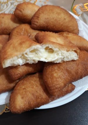 O poză a rețetei Gogoși umplute cu telemea și cașcaval.