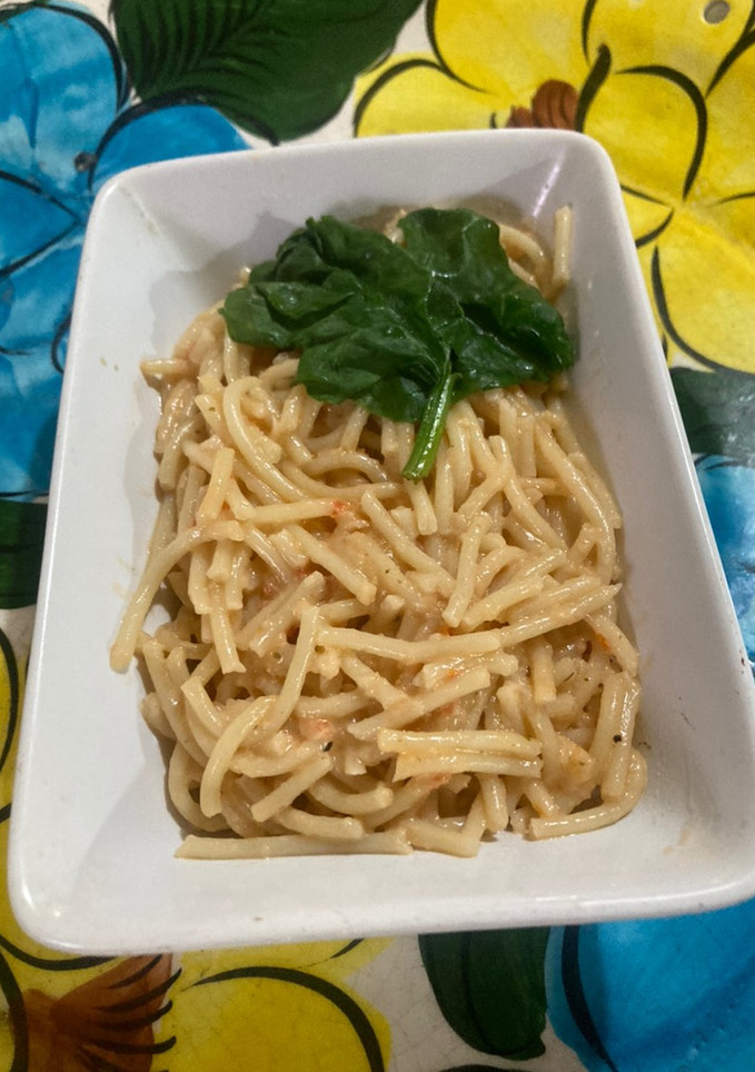 Una foto de Pasta con crema y salsas de tomate 🍅 a la @jauregrill