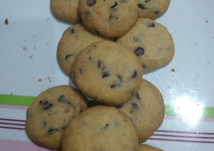 Langkah Mudah untuk Membuat Choco chips cookies (Goodtime cookies wannabe) yang Lezat
