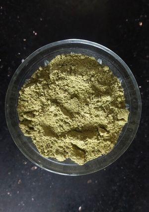கருவேப்பிலை பொடி (Curry leaves powder recipe in tamil) செய்முறை முக்கிய புகைப்படம்