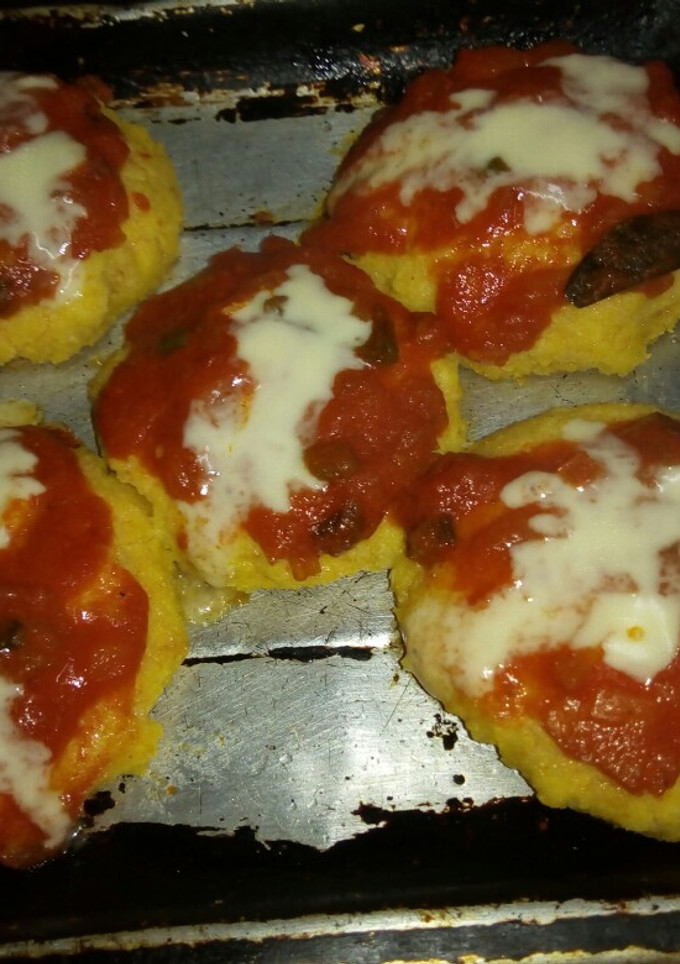 Una foto de Bombas express de polenta rellenas de queso