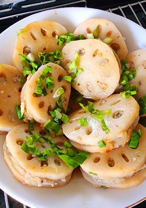 Hình của món Củ sen nhồi thịt hấp.