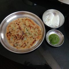 A picture of Mooli paratha.