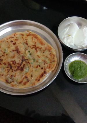 A picture of Mooli paratha.