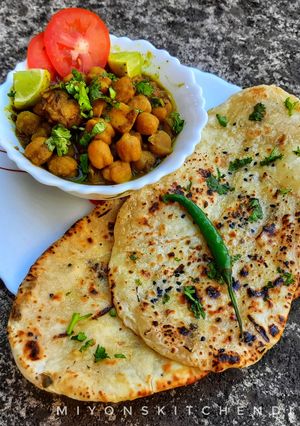 বাটার নান (butter nan recipe in bengali) রেসিপির প্রধান ছবি