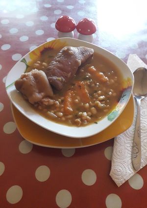O poză a rețetei Fasole uscată cu picioare și bot de porc.