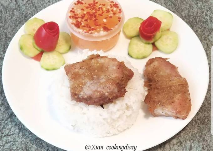 Vietnamese lemongrass Pork Chops (Thit Heo Nuong Xa)