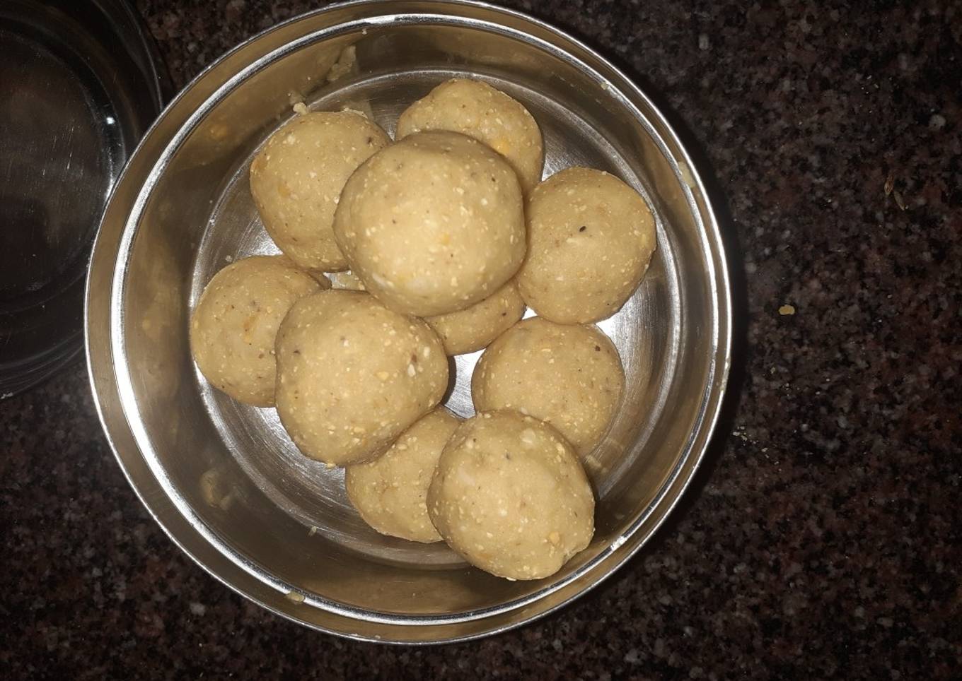 Daliya laddu