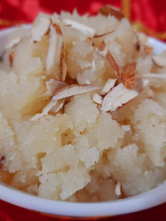 A picture of Sooji halwa.