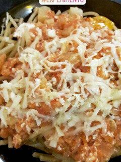 Una foto de Fideo con crema y salsa sin carne🍴