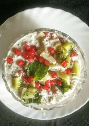 A picture of Bajri and fruits raita.