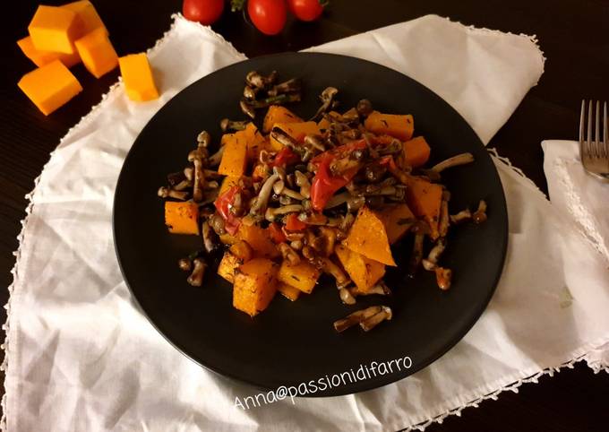 Ricetta di Premiato Zucca al forno con porcini e pomodorini