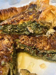 Una foto de Quiche de espinacas y setas