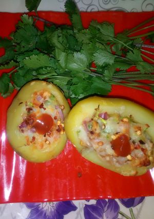 बेक आलू पिज़्ज़ा (Baked potato pizza recipe in hindi) रेसिपी मुख्य फोटो