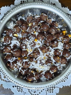 கேழ் வரகு எள்ளு உருண்டை (kelvaraku ellu urundai recipe in tamil) செய்முறை முக்கிய புகைப்படம்