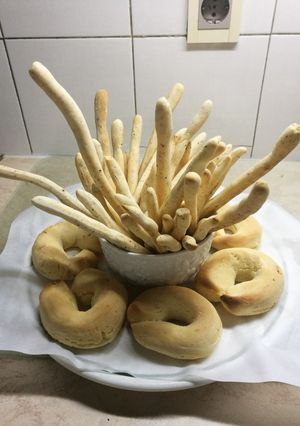 Una foto de Grisinchips (Chipa grisin)