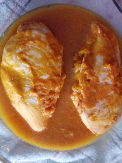 Una foto de Pechugas rellenas con salsa de calabaza