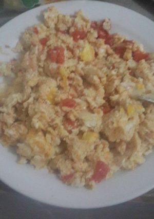 Una foto de Huevo revuelto con tomate