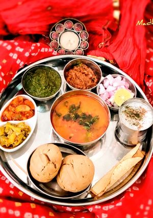 राजस्थानी दाल बाटी (Rajasthani dal bati recipe in Hindi) रेसिपी मुख्य फोटो
