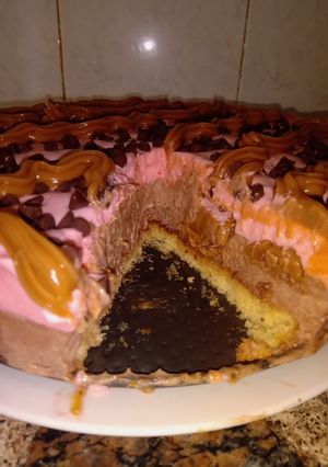 Una foto de Torta helada😋