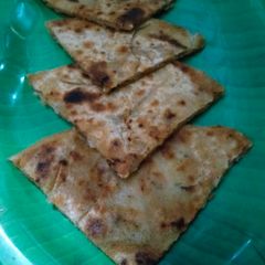 A picture of Aloo ka paratha.