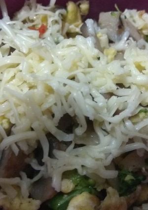 Foto resep Tumis Broccoli with mashroom, scramble egg and melted cheese