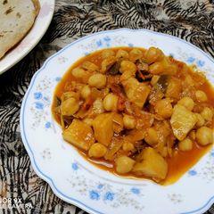 -potato and chickpea roast A picture of -potato and chickpea roast.