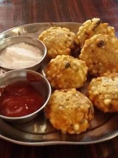 साबूदाना वडा (Sabudana vada recipe in hindi) रेसिपी मुख्य फोटो