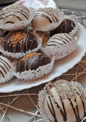 صورة لوصفة حلوى للعيد بذوق الكراميل ومحشية كبريس