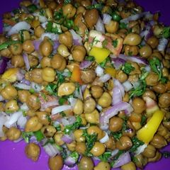 A picture of Chana and Sprouts Bhel.