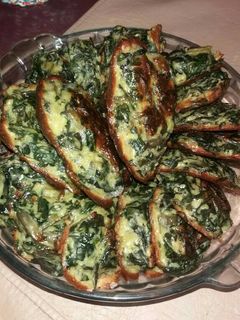 Una foto de Bocadillos de acelga al horno (vegetarianos)