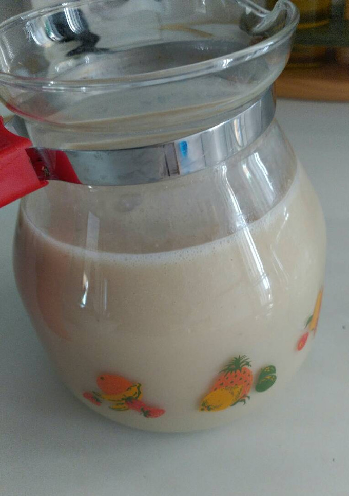 Una foto de Batido de plátano y pera con leche de avena