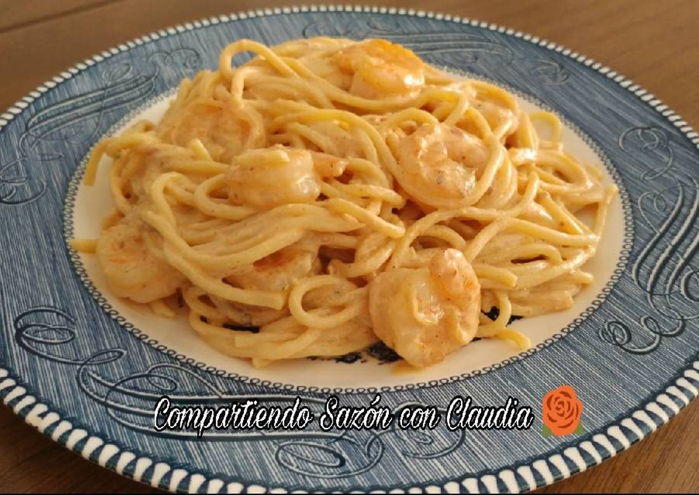 Espagueti en crema de chipotle con camarones🌹