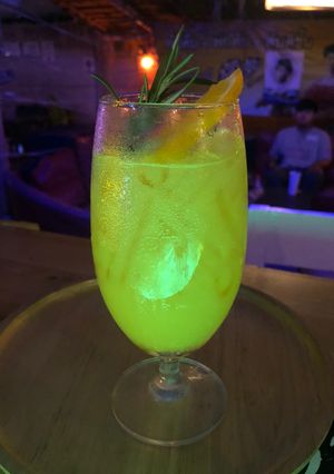 รูปของ Pineapple Malibu breeze