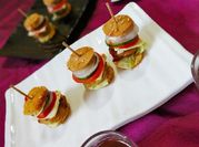A picture of paneer burger