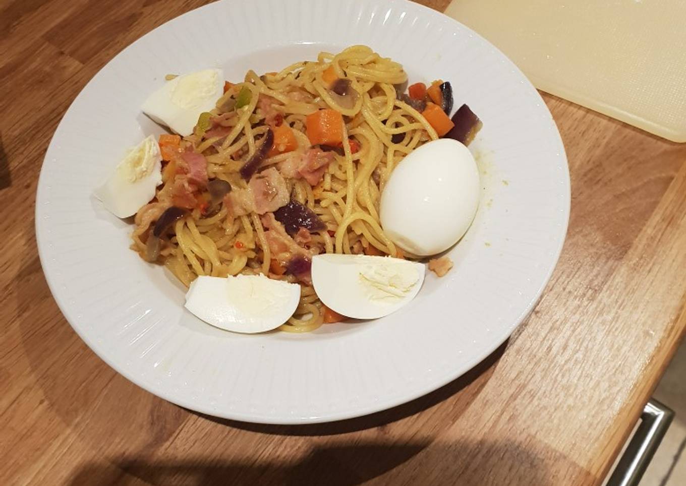 Spaghetti with eggs