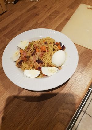 A picture of Spaghetti with eggs.