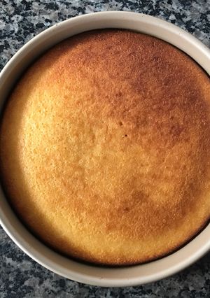 Una foto de Torta de harina de maíz y coco (apta celíacos)