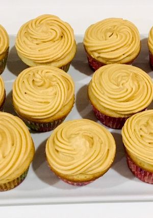 A picture of Greek Yogurt Cupcakes With Dulce De Leche Frosting.