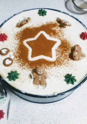 Mézes-meggyes túrótorta sütés nélkül recept fotója