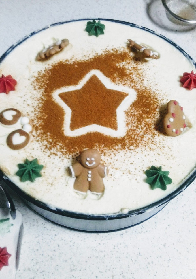 Mézes-meggyes túrótorta sütés nélkül recept fotója