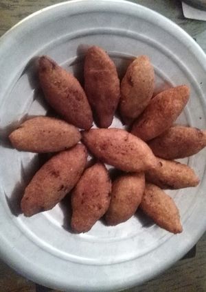 A picture of Fried Kibbeh.