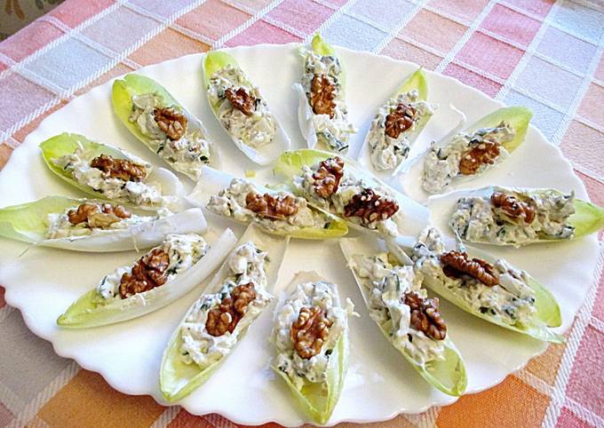 Endivias con crema de queso gorgonzola y nueces Receta de 