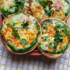 A picture of Bhakri Chutney Pizza.