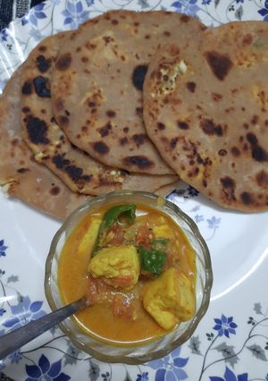 A picture of Whole wheat paneer paratha.