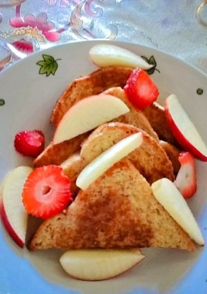 Una foto de Pan tostado con fruta